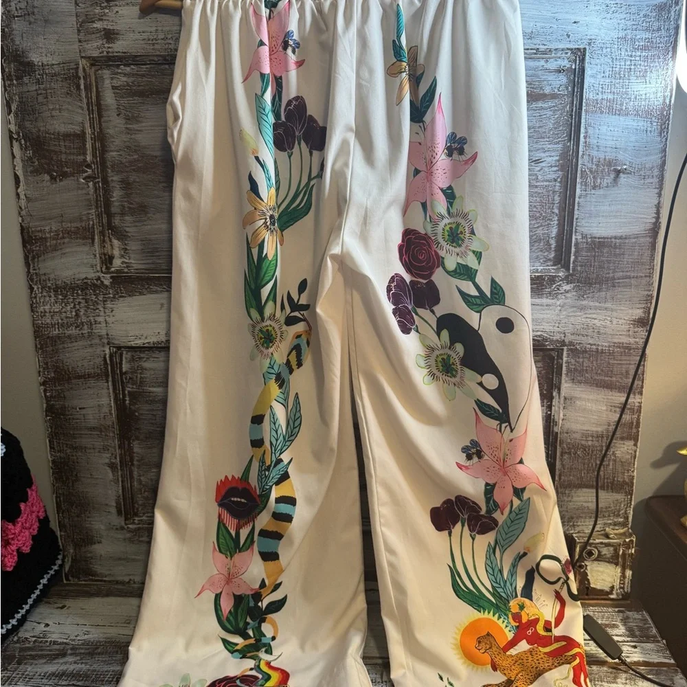 Floral Wide Leg Pants - Picture 4 of 9